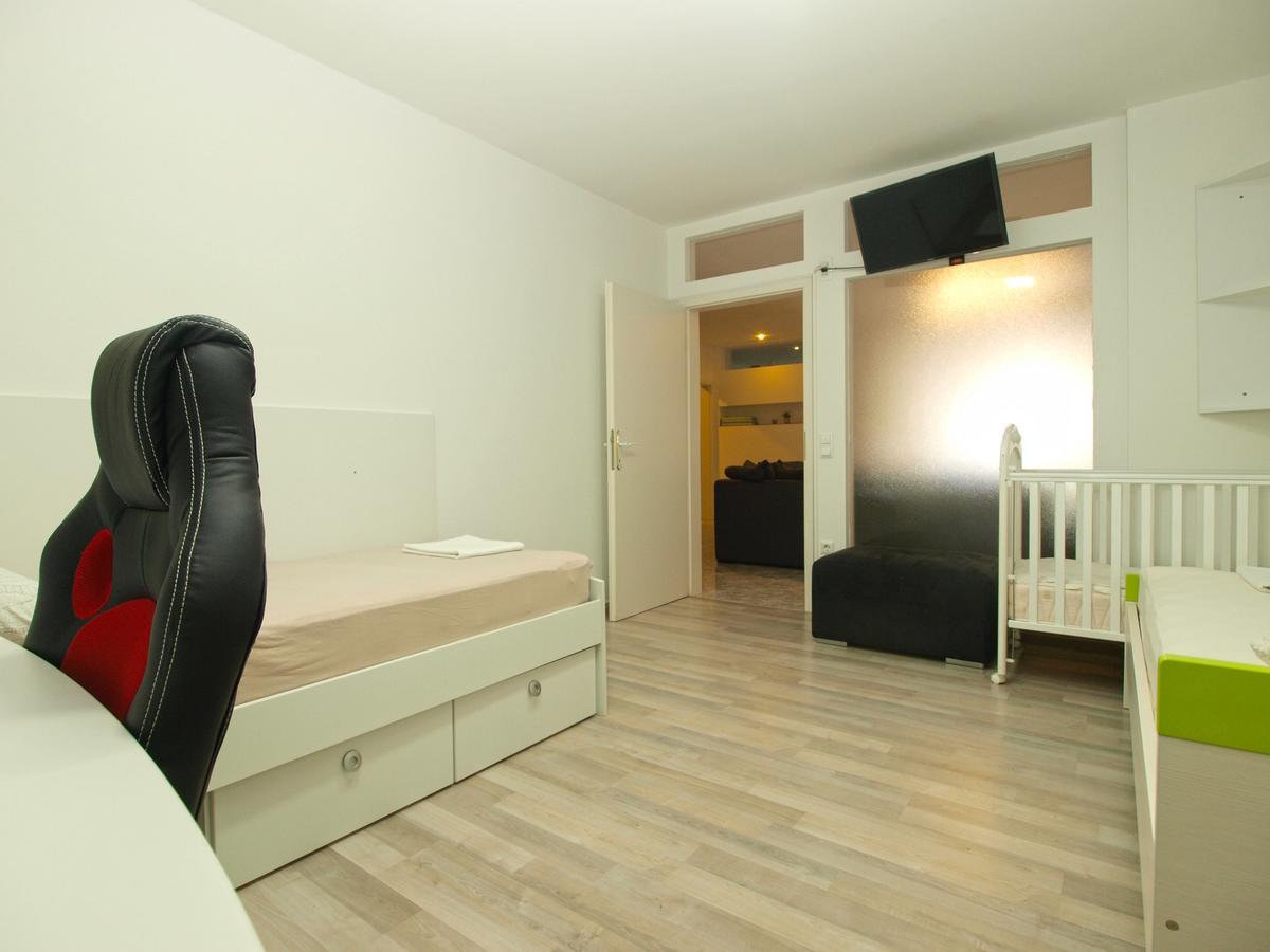 Apartments Slavka 1155 Pula Exteriör bild